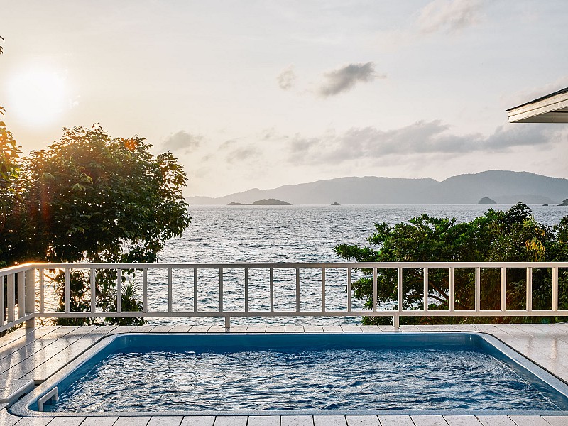 Deluxe Ocean Pool Villa