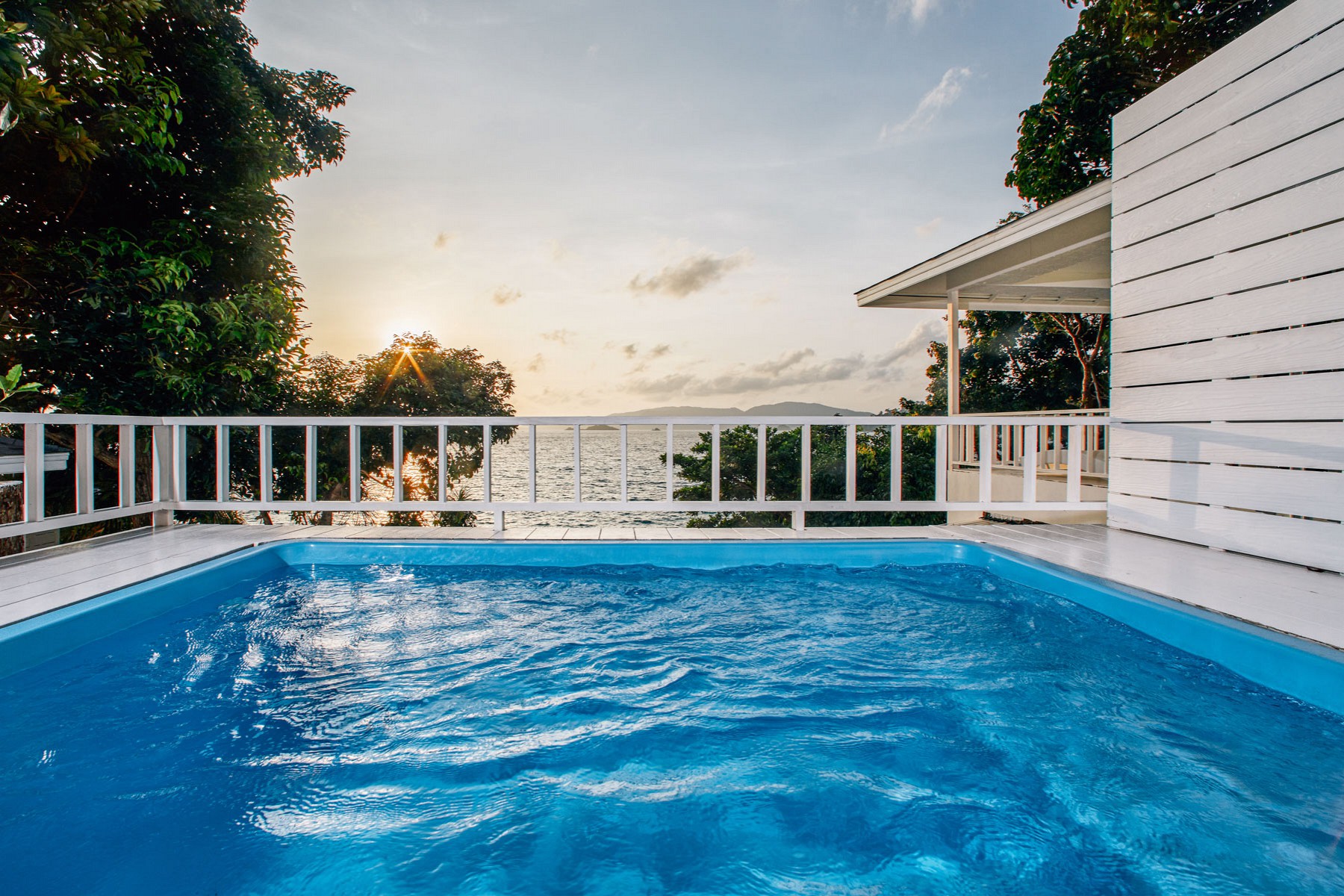 Deluxe Ocean Pool Villa