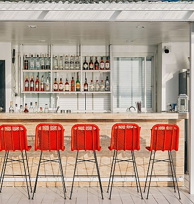 The  Red Bar